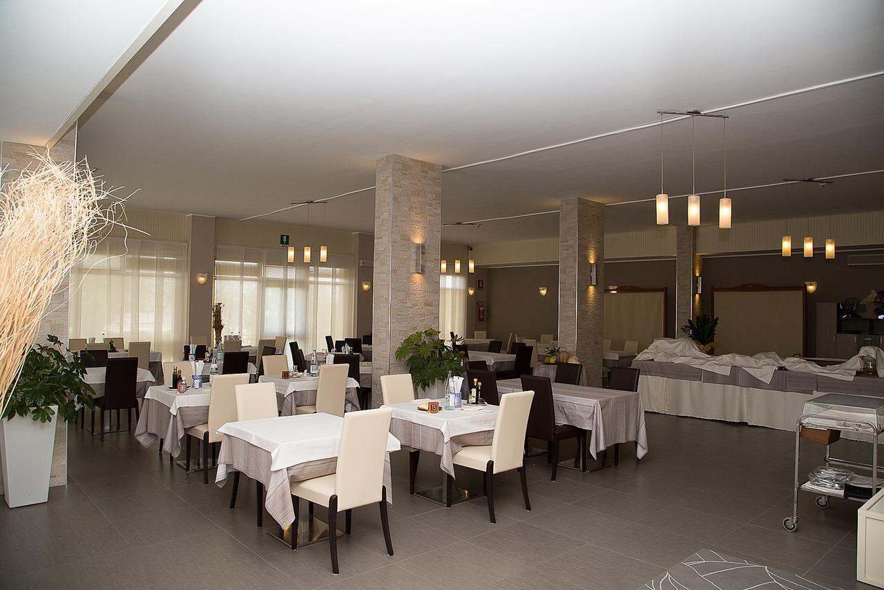 Hotel Umberto Розолина-Маре Экстерьер фото