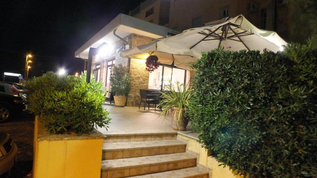 Hotel Umberto Розолина-Маре Экстерьер фото